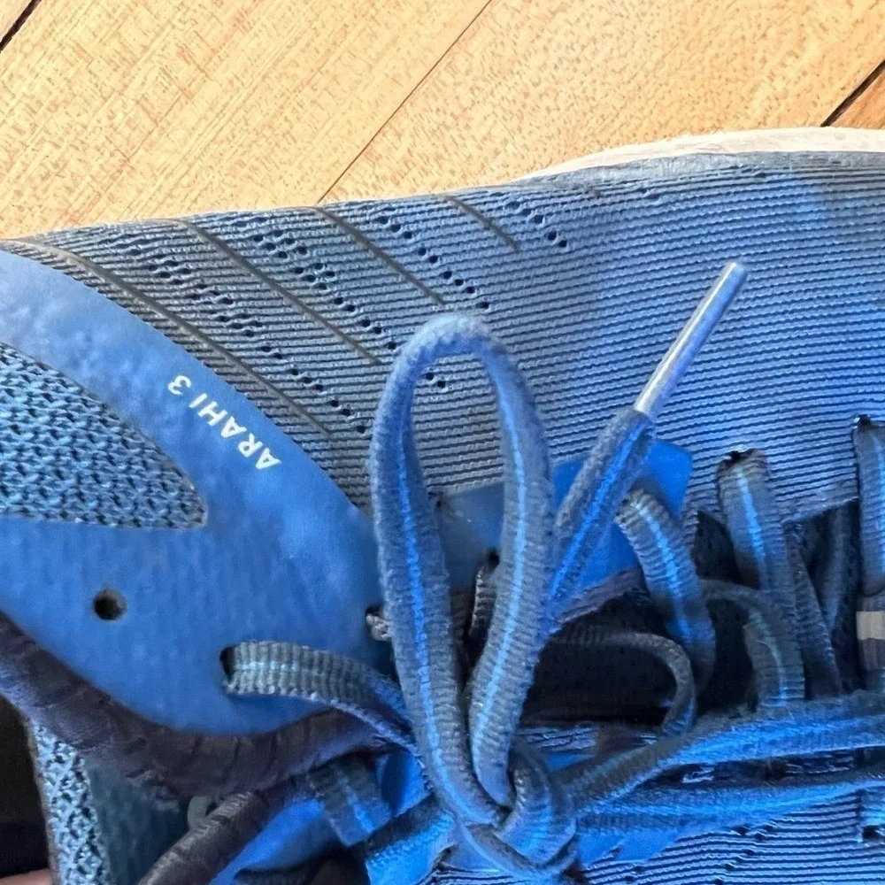 Hoka One One Arahi‎ blue running shoes